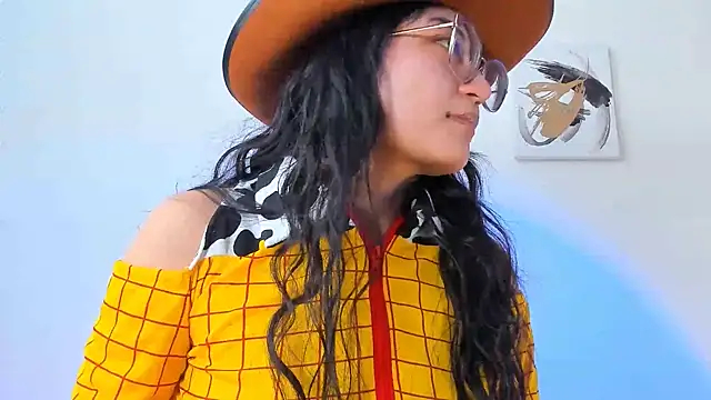 bellapixie online show from October 16, 2025, 9:01 pm