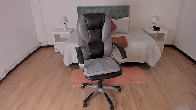 Cat  Moon   online show from January 17, 2026, 12:31 pm