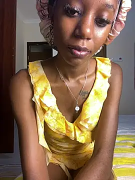 NyahHeat online show from April 13, 2026, 4:33 pm