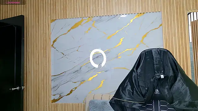 dafne17  online show from February 2, 2026, 8:52 pm