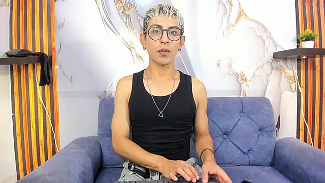 Axiel LatinBoy online show from October 22, 2025, 3:28 am