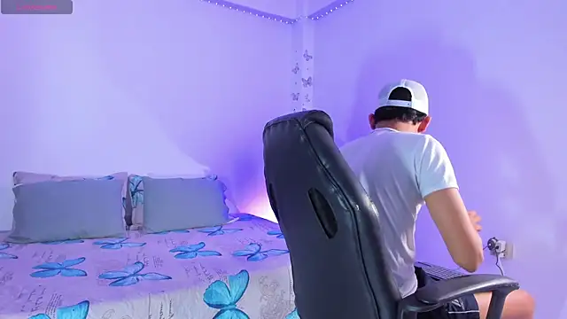 Axel Cody  online show from October 21, 2025, 11:53 am