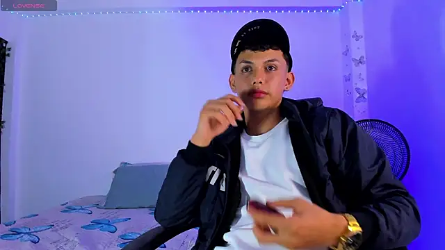 Axel Cody  online show from October 16, 2025, 2:42 am