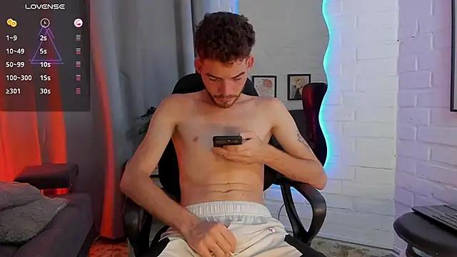 MATEO HUNTER online show from November 8, 2025, 3:43 am