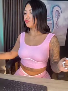 shanabellucy online show from February 22, 2026, 8:43 pm