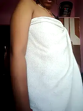 Juhi512 online show from November 8, 2025, 4:27 am