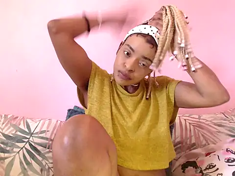 fifiqueen25 online show from October 16, 2025, 11:18 am