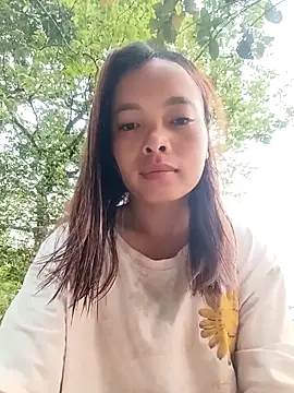 Nguyet2k4 online show from April 12, 2026, 10:57 pm