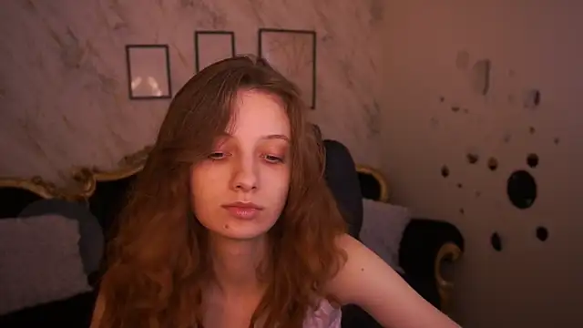 Snapshot of CuteeFoxy chatting on April 24, 2026, 12:40 pm CuteeFoxy online show from April 24, 2026, 12:40 pm