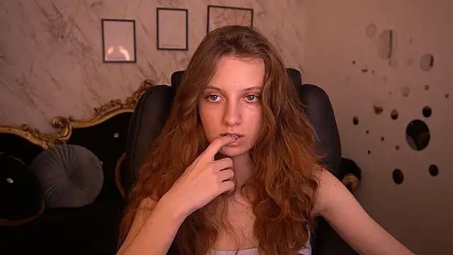 Snapshot of CuteeFoxy chatting on June 1, 2026, 1:00 pm CuteeFoxy online show from June 1, 2026, 1:00 pm