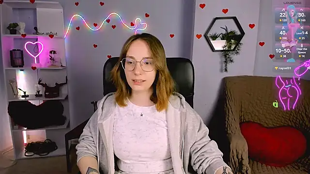 Snapshot of evalora_vei chatting on May 6, 2026, 7:18 pm evalora vei online show from May 6, 2026, 7:18 pm