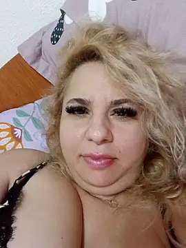 BelleInna online show from November 5, 2025, 8:01 pm