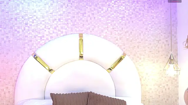 Snapshot of emmy_rose25 chatting on November 2, 2025, 12:10 pm emmy rose25 online show from November 2, 2025, 12:10 pm