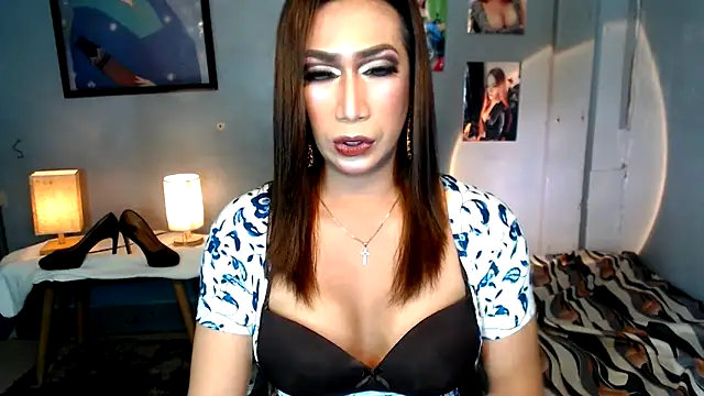 littleredbunny27 online show from May 31, 2026, 8:09 pm