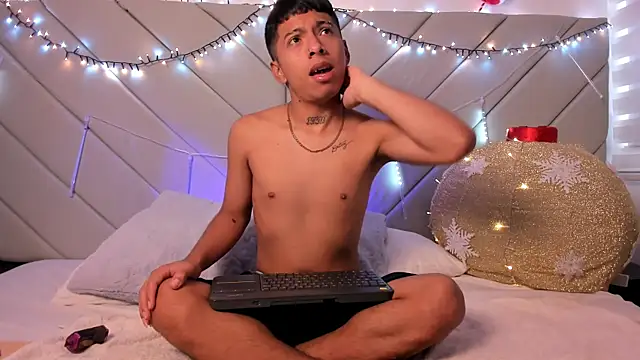 little kris1 online show from November 26, 2025, 12:49 pm