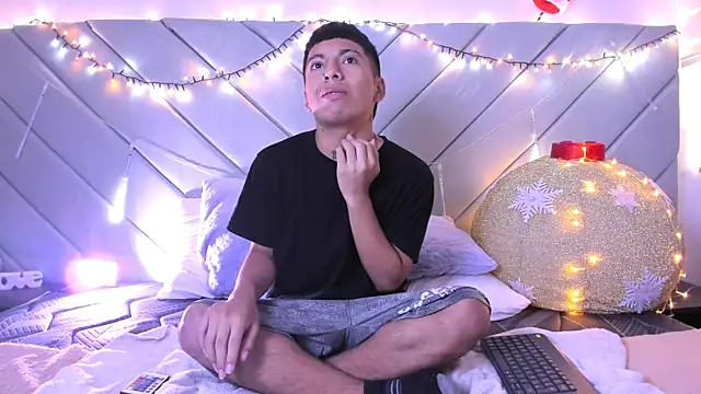 little kris1 online show from November 28, 2025, 12:27 pm