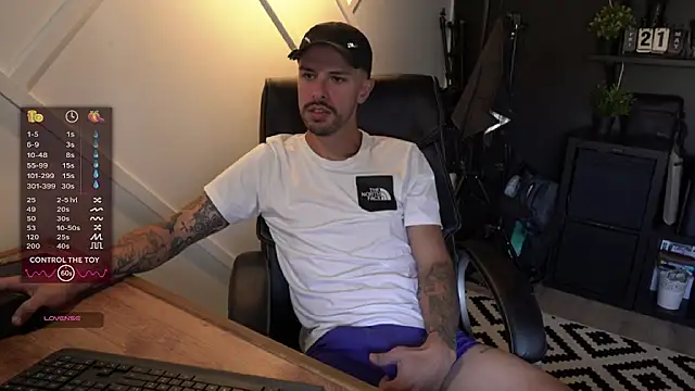 monsieurguitsxxx online show from July 22, 2026, 8:16 am