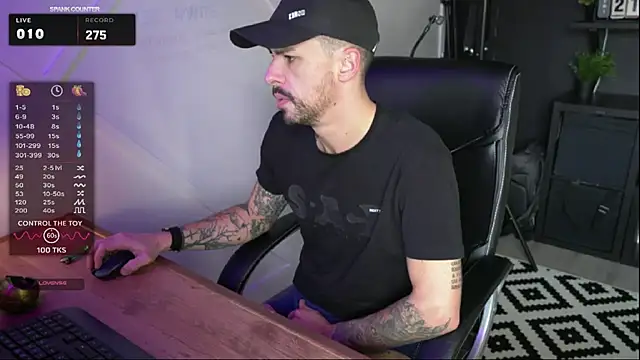 Snapshot of monsieurguitsxxx chatting on February 5, 2026, 11:17 am monsieurguitsxxx online show from February 5, 2026, 11:17 am