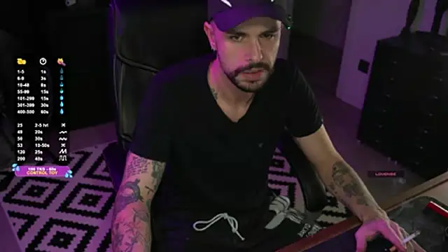 Snapshot of monsieurguitsxxx chatting on January 14, 2026, 4:10 pm monsieurguitsxxx online show from January 14, 2026, 4:10 pm