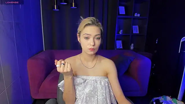 AlysiaSun  online show from October 31, 2025, 2:57 pm