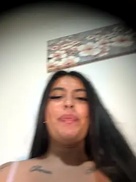 I Amvictoria online show from October 18, 2025, 8:22 pm