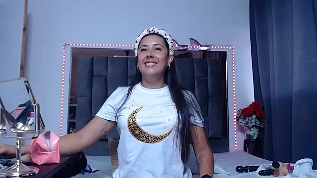 Salmma Milf online show from April 16, 2026, 11:55 am