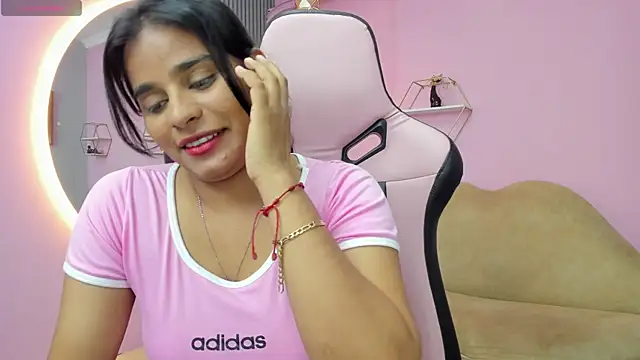 Snapshot of jazmin_lovee chatting on October 21, 2025, 3:00 pm jazmin lovee online show from October 21, 2025, 3:00 pm