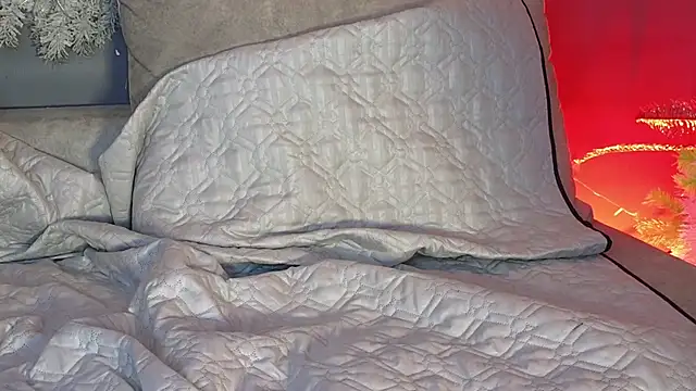 Snapshot of celestesecrett chatting on December 13, 2025, 8:04 pm celestesecrett online show from December 13, 2025, 8:04 pm