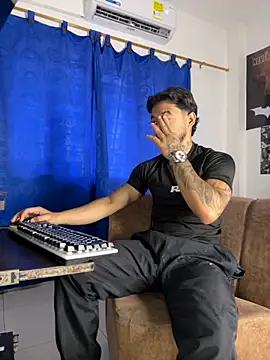 Kylian Alessandro online show from October 25, 2025, 6:08 pm