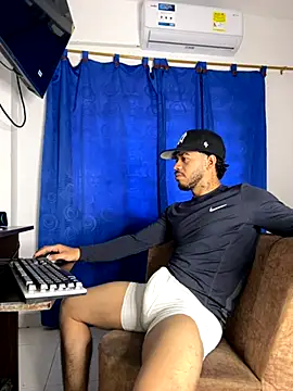 Kylian Alessandro online show from November 2, 2025, 6:35 pm