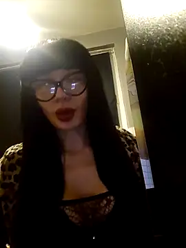 Snapshot of LucyMiax chatting on February 28, 2026, 2:22 am LucyMiax online show from February 28, 2026, 2:22 am