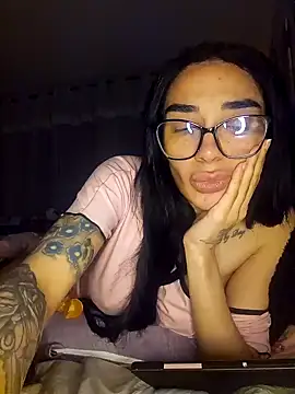 Snapshot of LucyMiax chatting on October 19, 2025, 1:08 am LucyMiax online show from October 19, 2025, 1:08 am