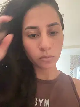 fernanda317 online show from April 23, 2026, 10:11 pm