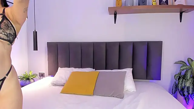 AilanaCortes online show from October 27, 2025, 11:55 am