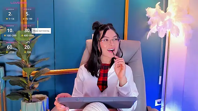 Rashel Frost  online show from April 30, 2026, 6:37 pm