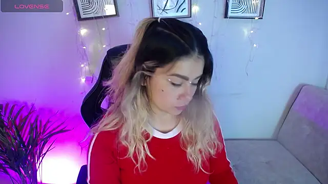 Sweet Bella Valery online show from March 19, 2026, 1:00 pm