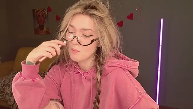 BellaSink online show from February 15, 2026, 5:41 am