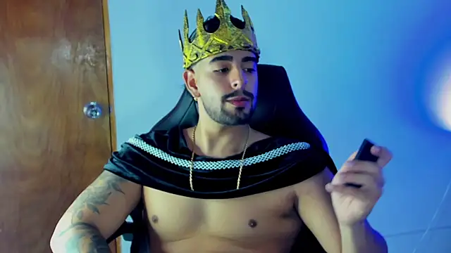 maximo black  online show from November 1, 2025, 11:53 pm