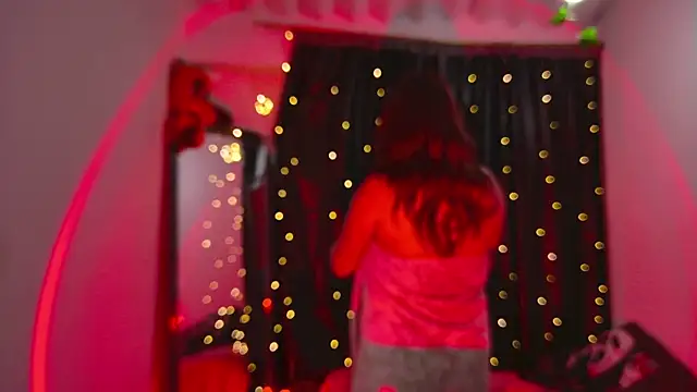 Snapshot of Rhosynn chatting on October 31, 2025, 11:33 pm Rhosynn online show from October 31, 2025, 11:33 pm