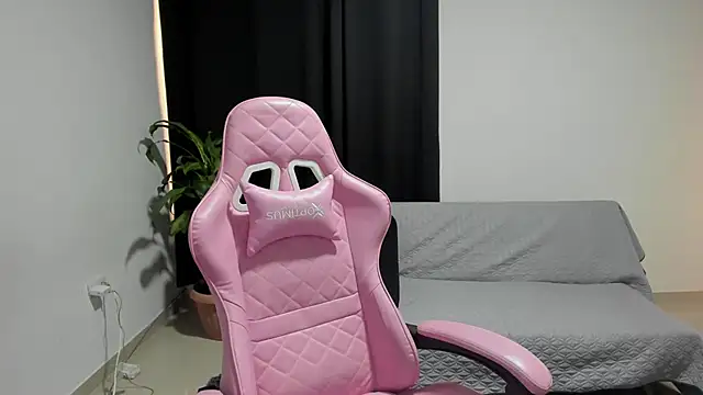 Kruela online show from November 6, 2025, 3:49 pm