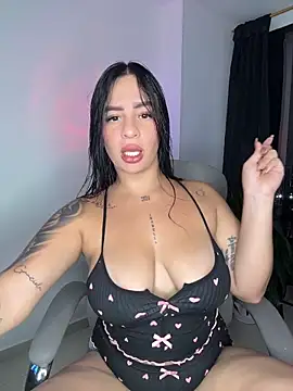 Emily Kurth23 online show from November 21, 2025, 12:20 am