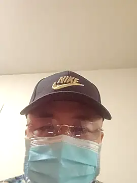 caige8888 online show from October 17, 2025, 6:50 am