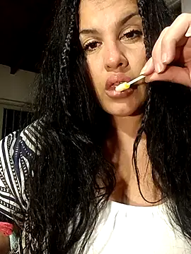 Snapshot of Sexylips200 chatting on October 23, 2025, 7:18 am Sexylips200 online show from October 23, 2025, 7:18 am