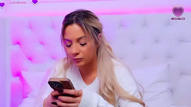 AriannaSins online show from December 22, 2025, 1:22 pm