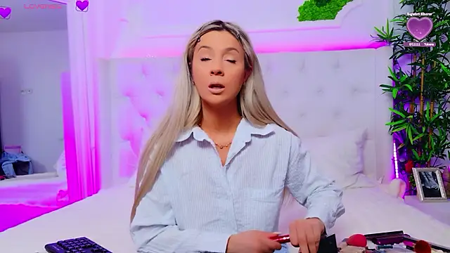 AriannaSins online show from March 10, 2026, 1:37 pm