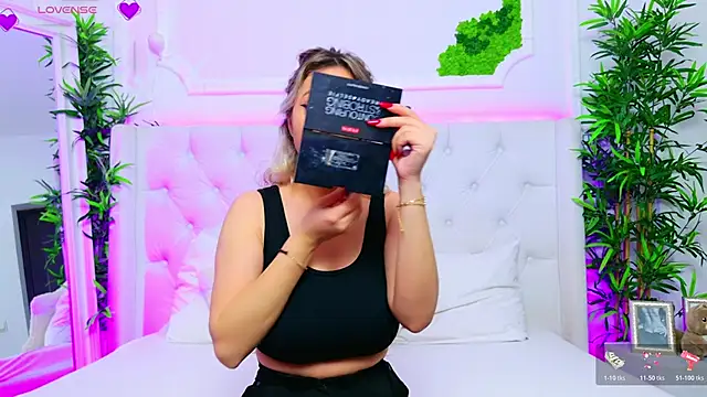 AriannaSins online show from November 20, 2025, 1:56 pm