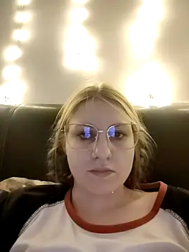 SandyCassie online show from January 18, 2026, 10:35 pm