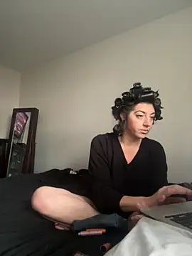 Snapshot of Bambieyez4 chatting on October 16, 2025, 8:50 pm Bambieyez4 online show from October 16, 2025, 8:50 pm