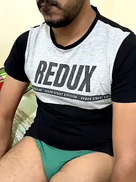 Handsome8677 online show from November 5, 2025, 12:41 pm