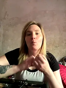 Andrea h15 online show from October 15, 2025, 2:03 pm